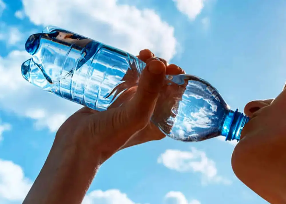 آب مهمترین نوشیدنی برای پاکسازی کلیه ها