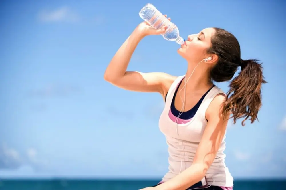 نوشیدن آب فراوان راهی برای لاغری سریع