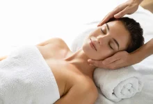 فواید ماساژ صورت و تأثیر آن در کاهش چین و چروک