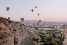 کاپادوکیه کجاست؟ تاریخ، جاذبه ها و شگفتی های سرزمین صخره ها