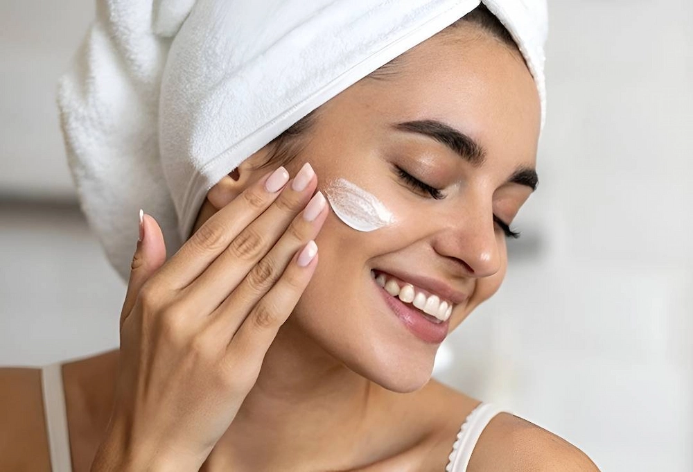 استفاده از کرم مرطوب کننده برای مراقبت از پوست دهیدراته