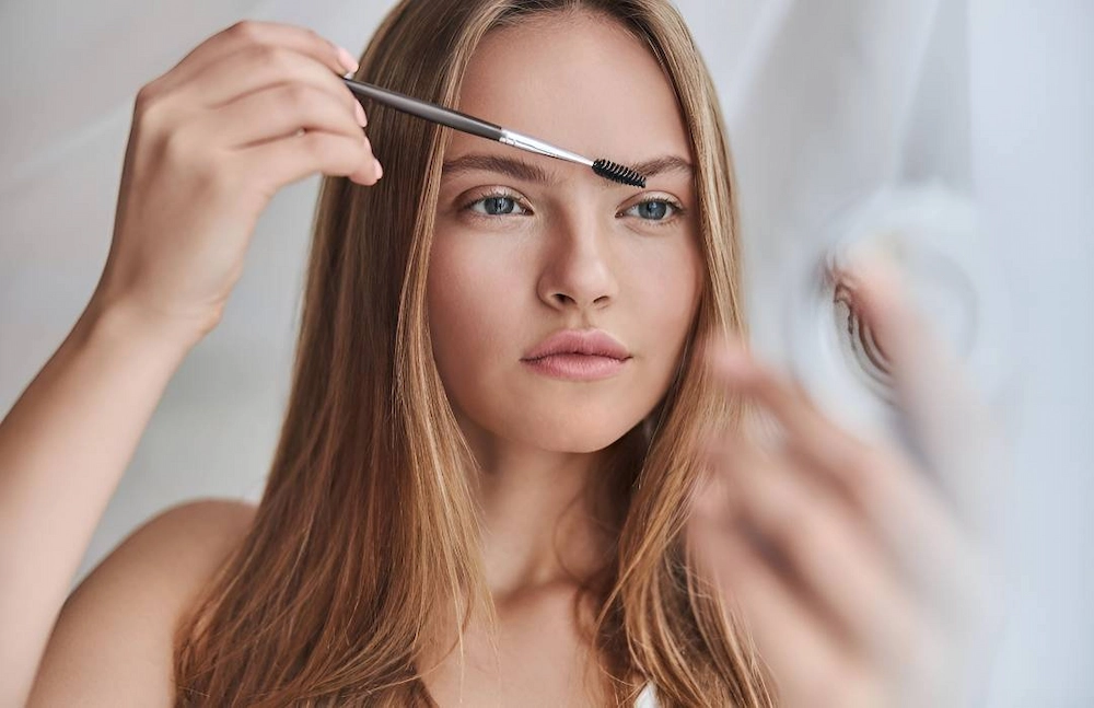 مرتب کردن ابرو برای چهره شاداب تر بدون آرایش